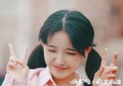 满面|青春期女生总是“油光满面”,坚持这3习惯,跟“痘痘肌”说拜拜