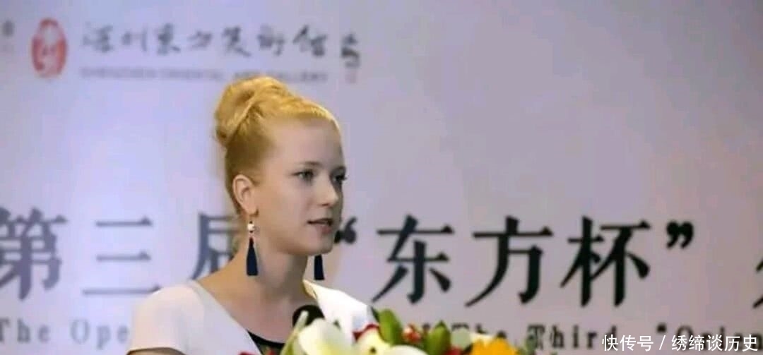 金岚|外国美女书法在中国获奖,看了他的作品,专家:日后必成大器!