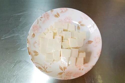 冬天,吃牛羊肉不如吃它,12元1斤,高蛋白低脂肪,做成汤真鲜