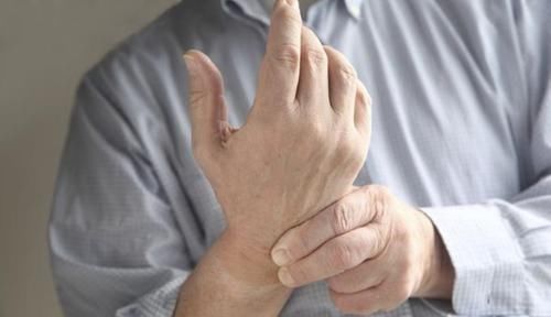 心脏和脾胃不好,都可以用身体上的一个穴位调,只花时间不花钱