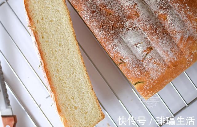 这面包做起来又快又好,平时要4个小时,这个只需3小时,真方便