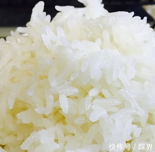 煮大米饭时,加入一把它,血管不堵塞,祛皱抗衰老,男女不可错过