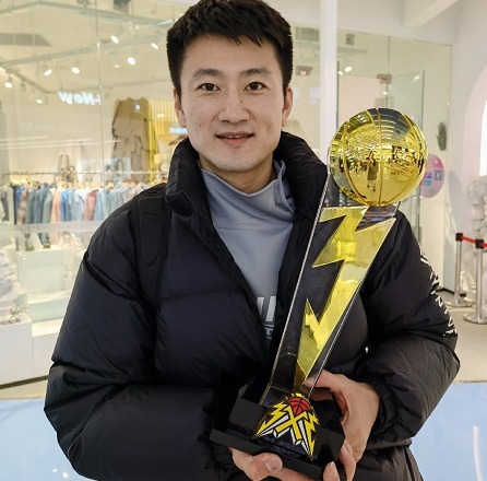 赛场|中国篮坛大牌球员带队夺冠!确定重返CBA赛场,能否证明自己?