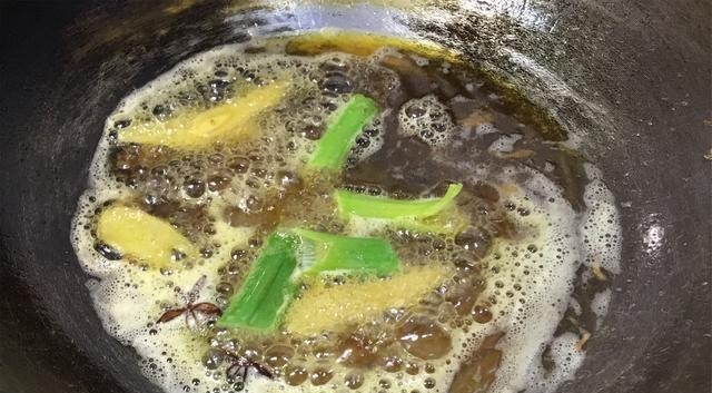 炸小黄花鱼想要金黄酥脆，试试老阿姨的这种做法，简单实用