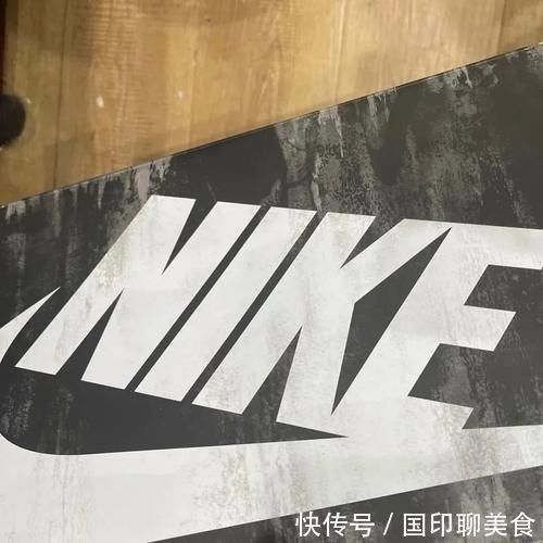 二手 新鞋自带二手鞋盒?Nike 全新联名太敢玩了!