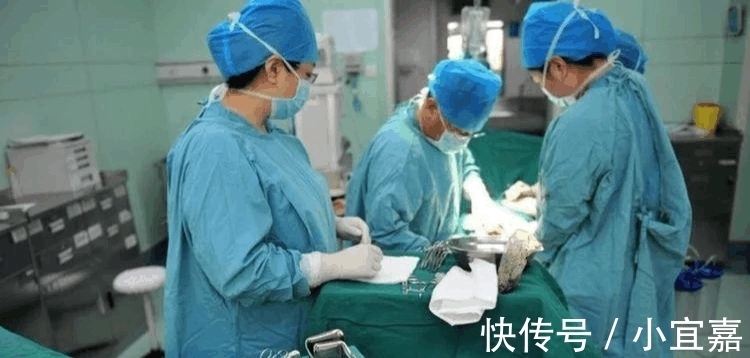 小雪|十九岁女子怀2胎, 九个月时肚子疼送医院, 剖开肚皮医生都哭了