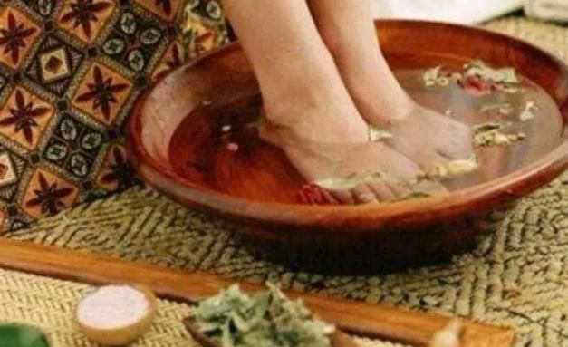 瑜伽垫|女性到了45岁,睡觉前还能保持这些好习惯,衰老来得会比同龄人慢