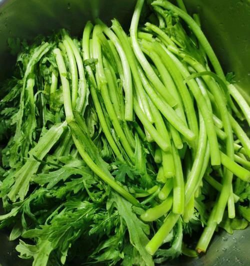 睡眠|这菜是“助眠高手”,遇到别错过,常吃睡眠好,肝脏越来越健康