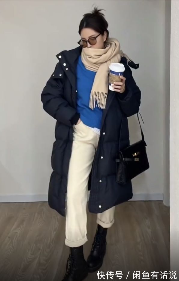打底裤|为什么你穿“黑羽绒服”显老气?3个技巧,10套搭配,轻松变时髦