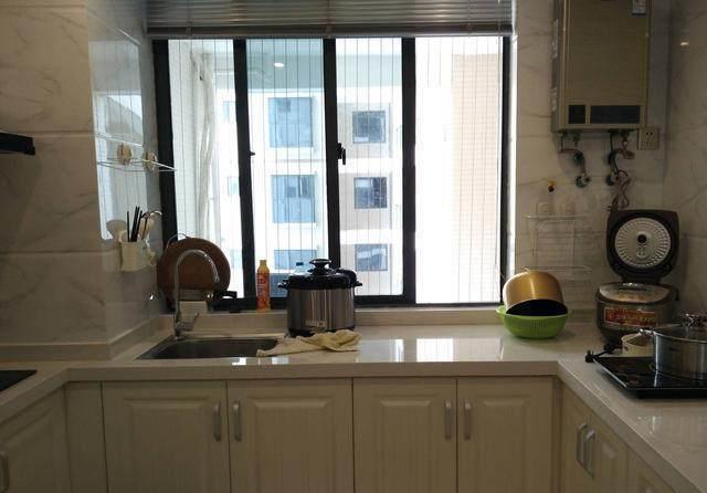 装修|晒晒15万装的新房,邻居参观完笑不停,说我家装修像墓碑,气死!