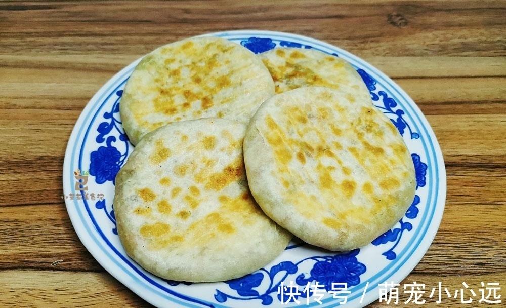 松软|无论烙什么饼，和面时多加一种料，烙出的饼酥脆松软，凉了也不硬