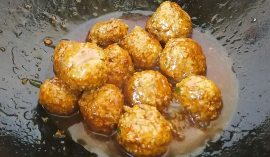 莲藕|做猪肉丸子时,多加点它,肉丸子吃起来不腻不柴,鲜甜可口