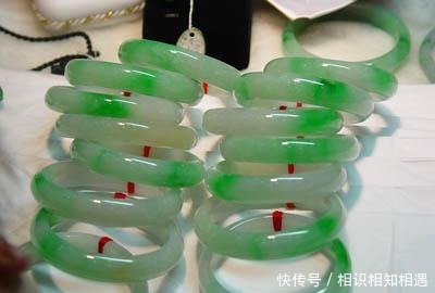 玉石店|卖玉石的老板,为什么自己不戴玉?并非戴不起,原因很多人猜不到