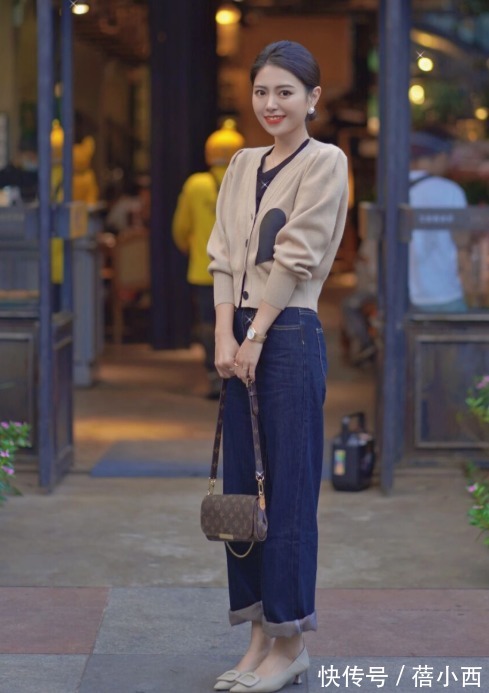 针织衫 秋冬建议多穿“针织衫”,搭配半身裙大方优雅,搭配锥形裤真高级