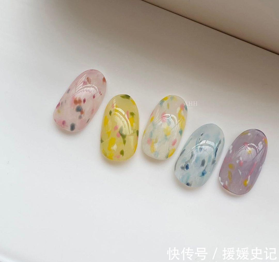 夏日|指甲也要清凉一下!2021「夏日美甲」图鉴,显白温柔款式都在这!