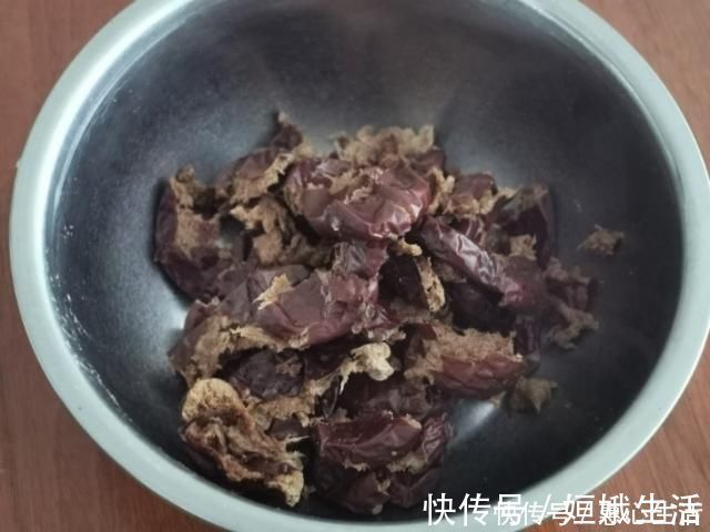 70岁奶奶坚持三十年,每天必吃它,眼睛不花,腿脚灵活又有劲