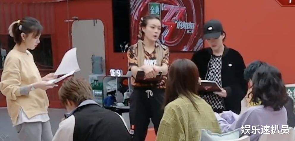 陈小纭开嗓失败拉跨队友，张馨予江映蓉惨遭淘汰，网友骂声一片