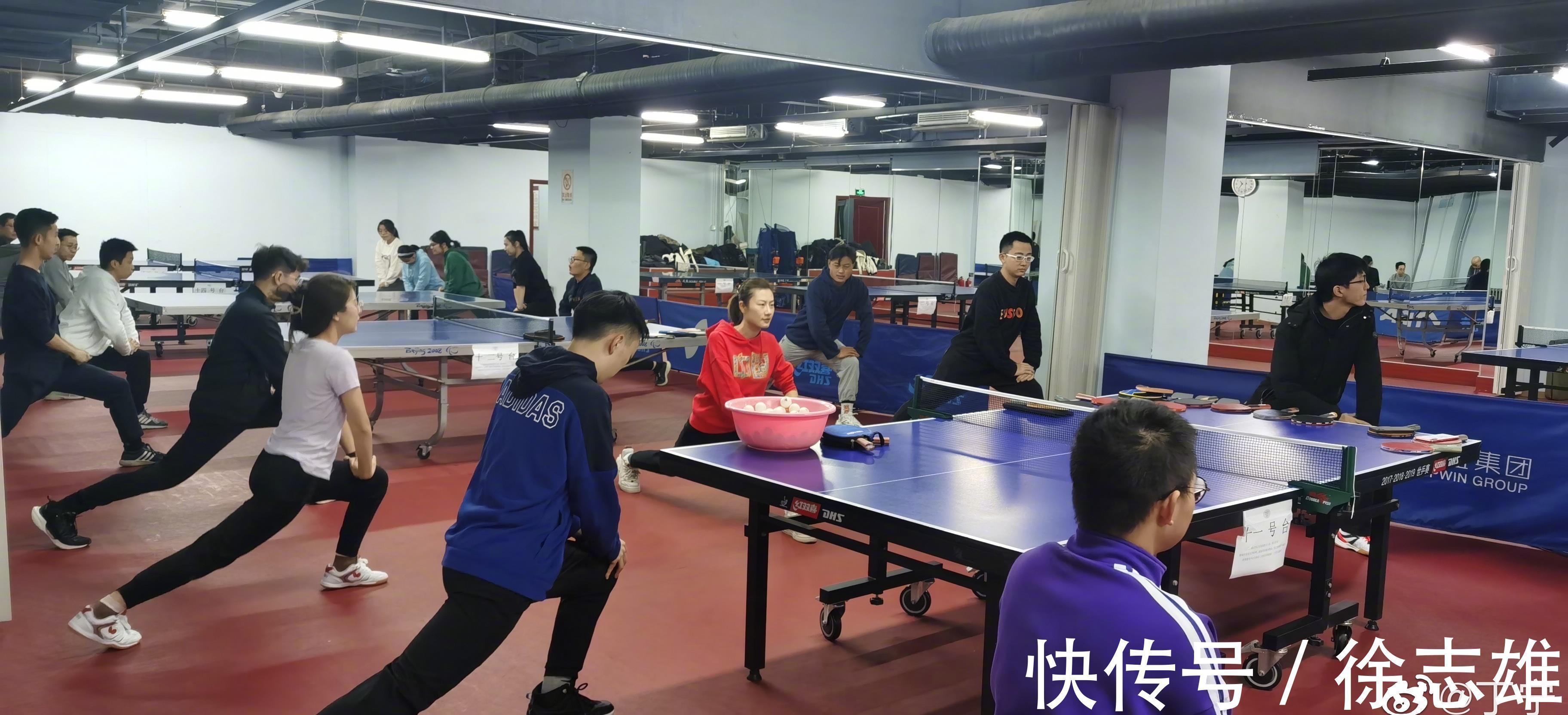 乒乓球|丁宁读研第二学期当老师!独立开班教课,被学生追星差点上课迟到