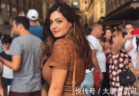 发福|42岁高龄模特,略微发福,风韵不减