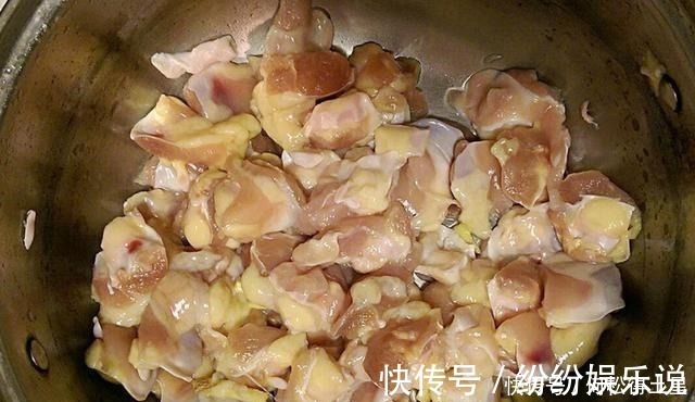 正确做法|炖鸡时,有人焯水,有人直接炖,都不对,教你最正确做法,香掉牙