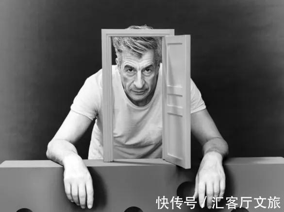 金马桶!三根香蕉卖到上百万?网友:这位国宝级艺术家太牛了!