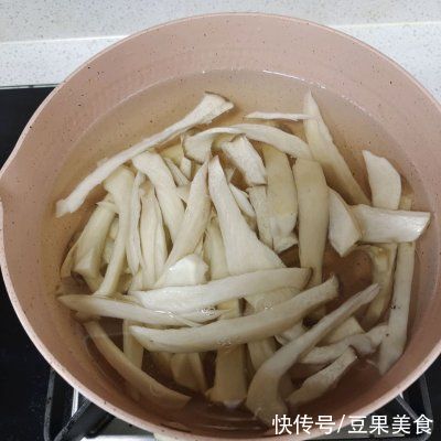 香干|必光盘的快手菜-辣椒炒杏鲍菇和香干