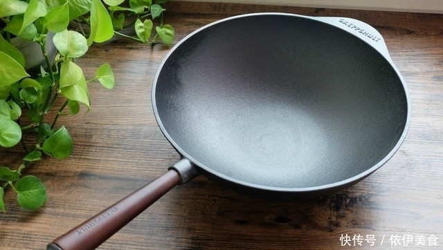 叶子|这菜我家隔两天就要炒一次,1颗菜炒2盘,叶子用手撕,加肉更香