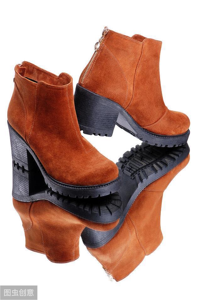 职场女神巧妙穿对鞋:运动鞋、高跟鞋、靴子