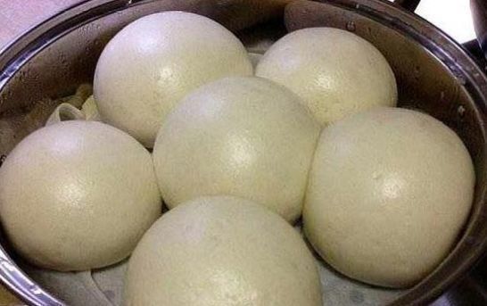 面团|发面别只会加酵母多加点“它”,6分钟发满盆,馒头香软不发酸