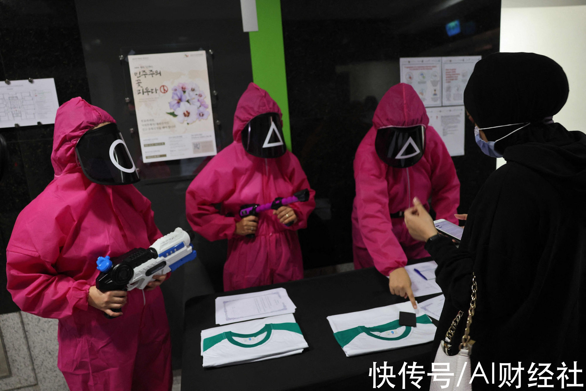 卖家|鱿鱼游戏爆火之后，奈飞对亚马逊上卖盗版的中国卖家下手了