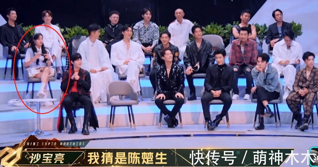 《追光吧》开播剪辑混乱,哥哥镜头分配不均,糊咖艺人没介绍