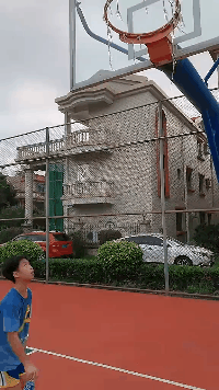 |搞笑GIF:据说老司机分析一位美女,只需要8秒钟