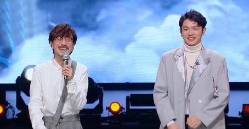 孟美岐方发声明否认当导师点评周传雄，这个姑娘莫名遭受了两天的“网暴”