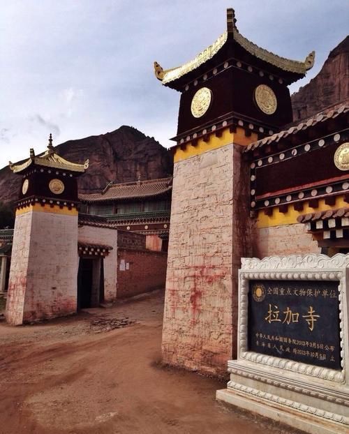  天下|青海玛沁拉加寺，天下黄河第一寺，喜欢藏传佛教寺院可以看看