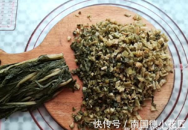 米饭|这菜跟黄豆一起煮，香辣开胃还补钙，3碗米饭不够吃