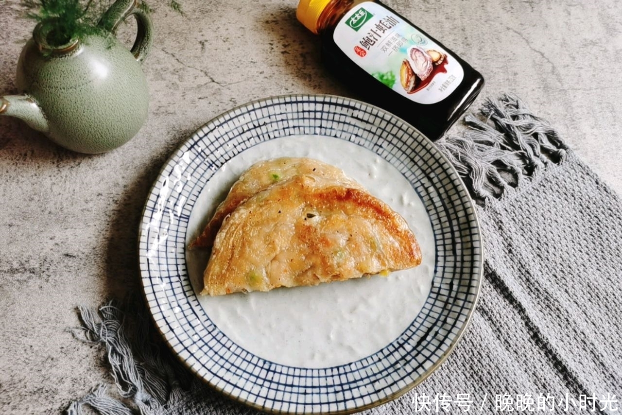 不和面,不揉面,轻松做出外酥里软的鸡肉饼,1块鸡胸肉就能做好