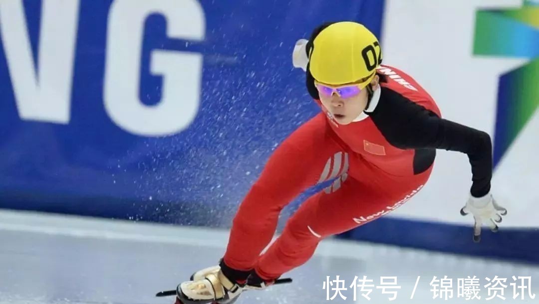 全家福|罕见！中国短道速滑“大魔王”王濛晒全家福：一家三口其乐融融