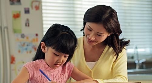 题目|小学生995分试卷走红,妈妈看到扣分的题目,感动得抱娃直亲