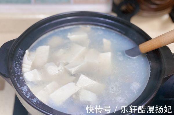 鲜美|在家做超级简单快手的花蛤豆腐汤,味道鲜美营养好喝,富含蛋白质