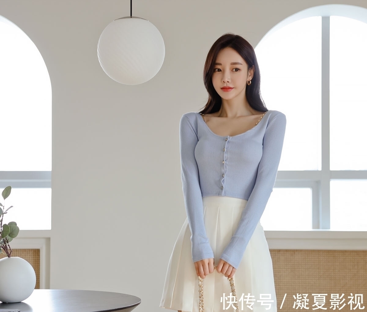 搭配 高清时尚搭配:水波潋滟轻柔螺纹娇俏吊肩裙