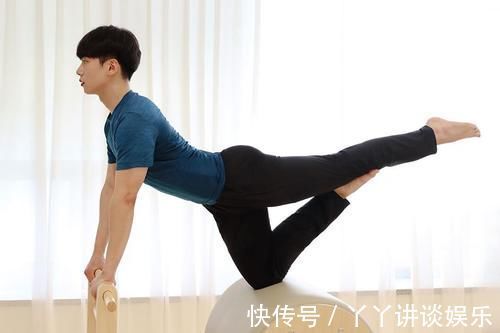 游泳|小鲜肉的颜值、肌肉都超A,瑜伽+游泳锻造质感的胸肌和腹肌