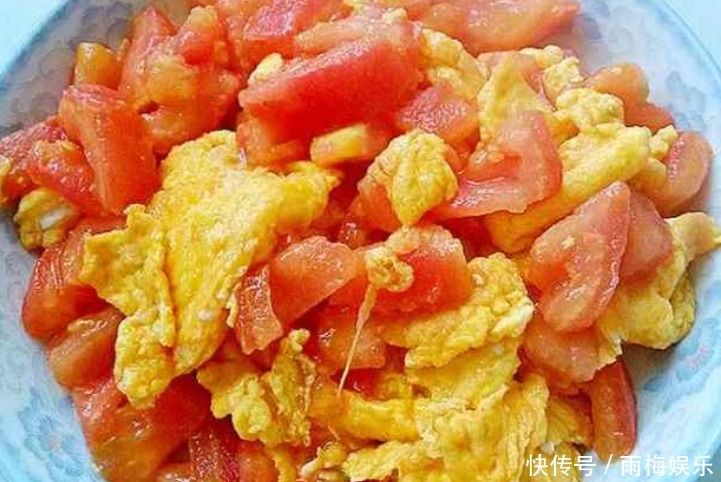 番茄炒鸡蛋,先炒番茄还是鸡蛋?很多人弄错,难怪难吃,腥味重