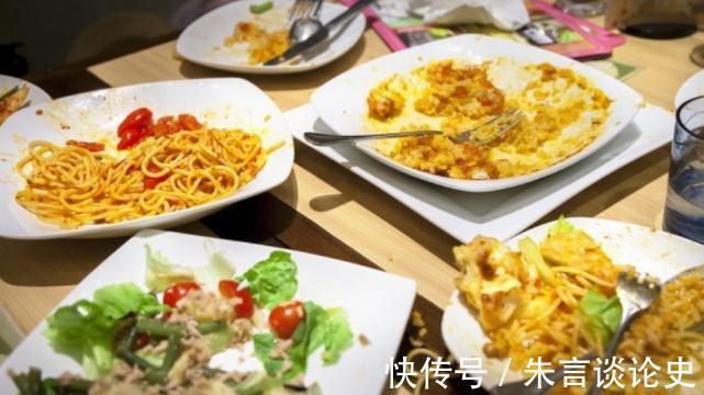 夫妻|00后夫妻新婚一年，双双患肝癌！医生怒斥：早起别总吃隔夜剩饭了