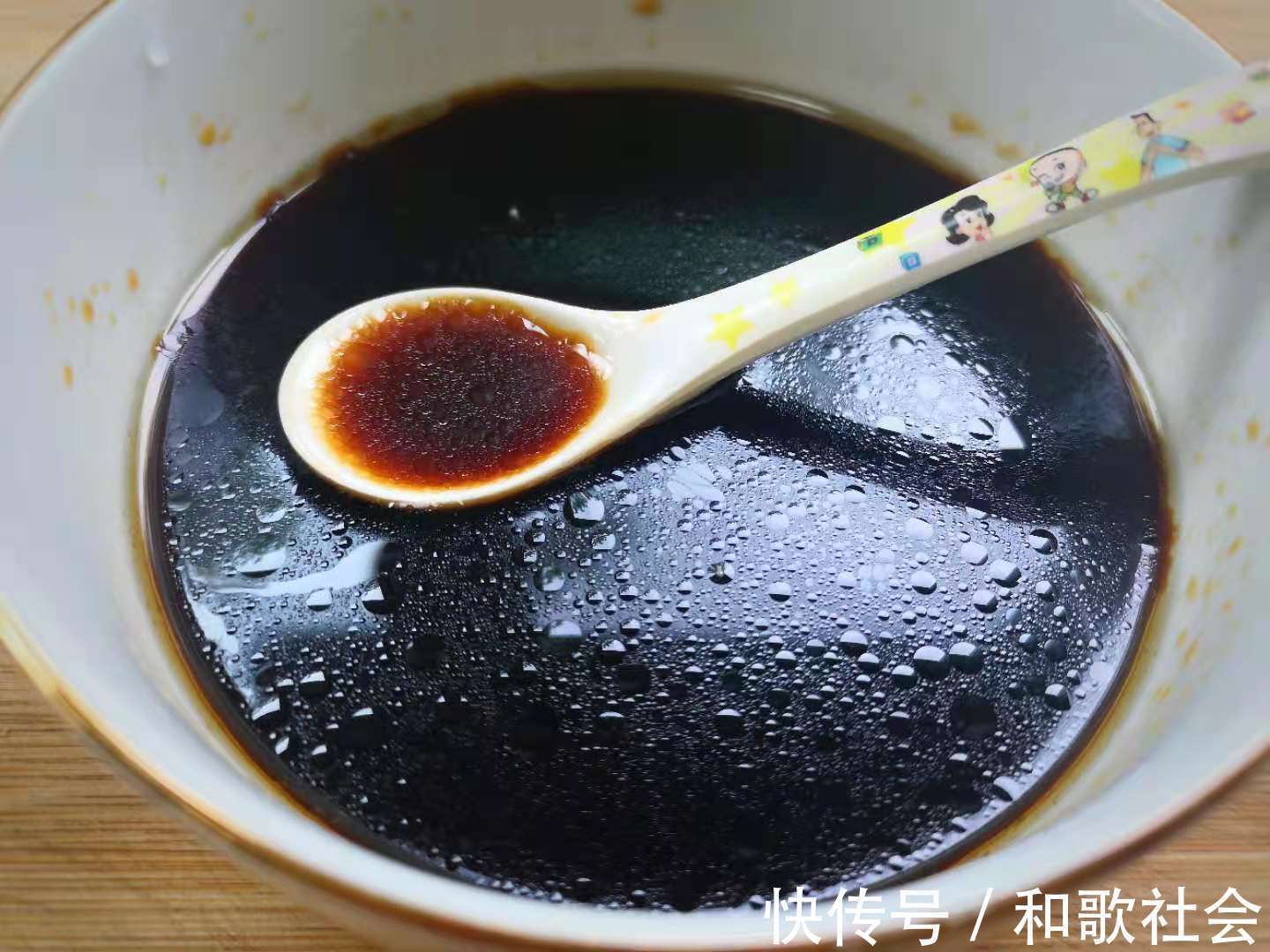 三伏天|这食材夏季很常见,才几毛钱一斤,加料一拌,清香爽口,开胃解暑