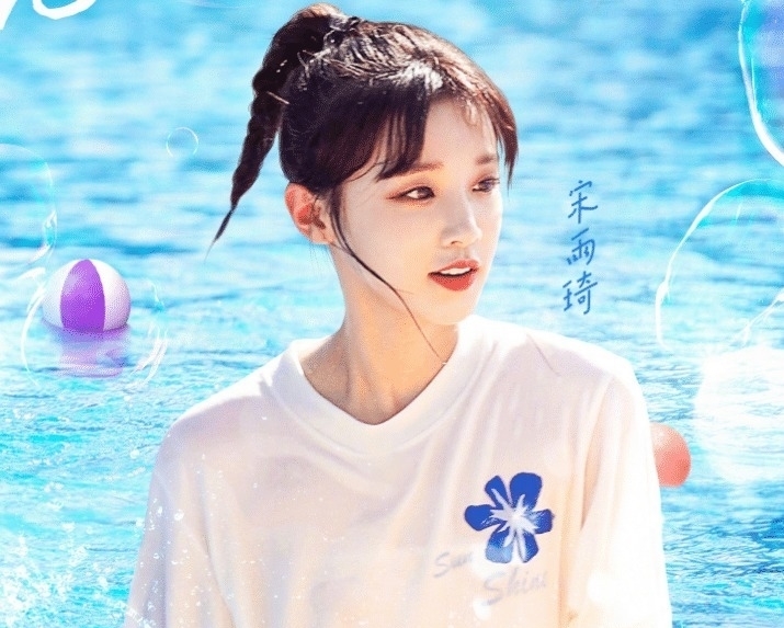 郑恺|《奔跑吧》新一期海报,全员统一穿白色衣服,唯独两个人例外!