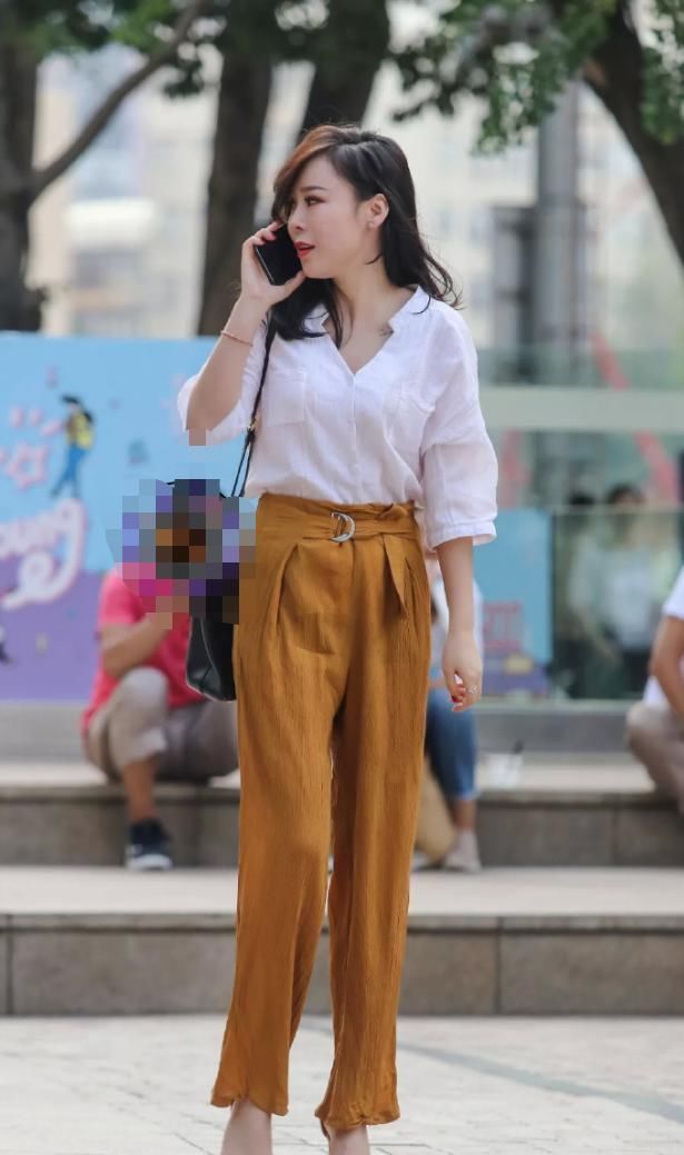 人格魅力|哪怕辣妈裤子穿的很随意,但仍然很有人格魅力