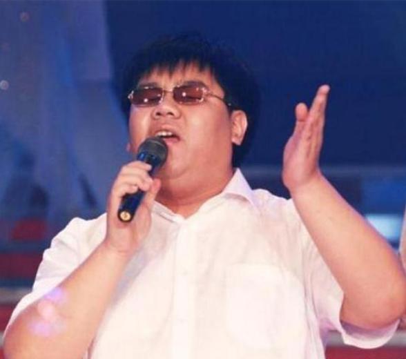 因《星光大道》一夜爆紅,被導(dǎo)演罵滾出娛樂圈的楊光,經(jīng)歷了什么