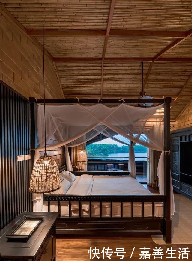 中薪|越南河内湖边民宅,土砖茅草打造的别墅!