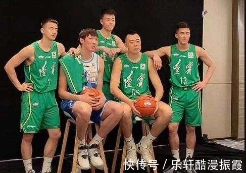 cb赵继伟28秒退场,李洪庆一动作令人肃然起敬,朱芳雨脸红吗