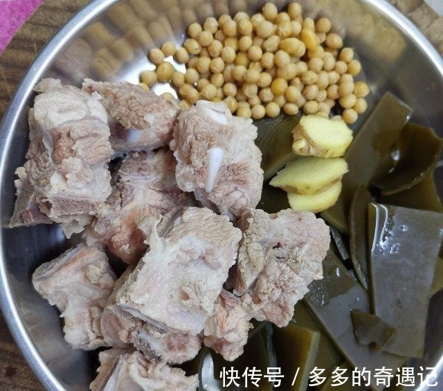 凤梨|海带排骨汤,一款很适合夏天喝的汤!